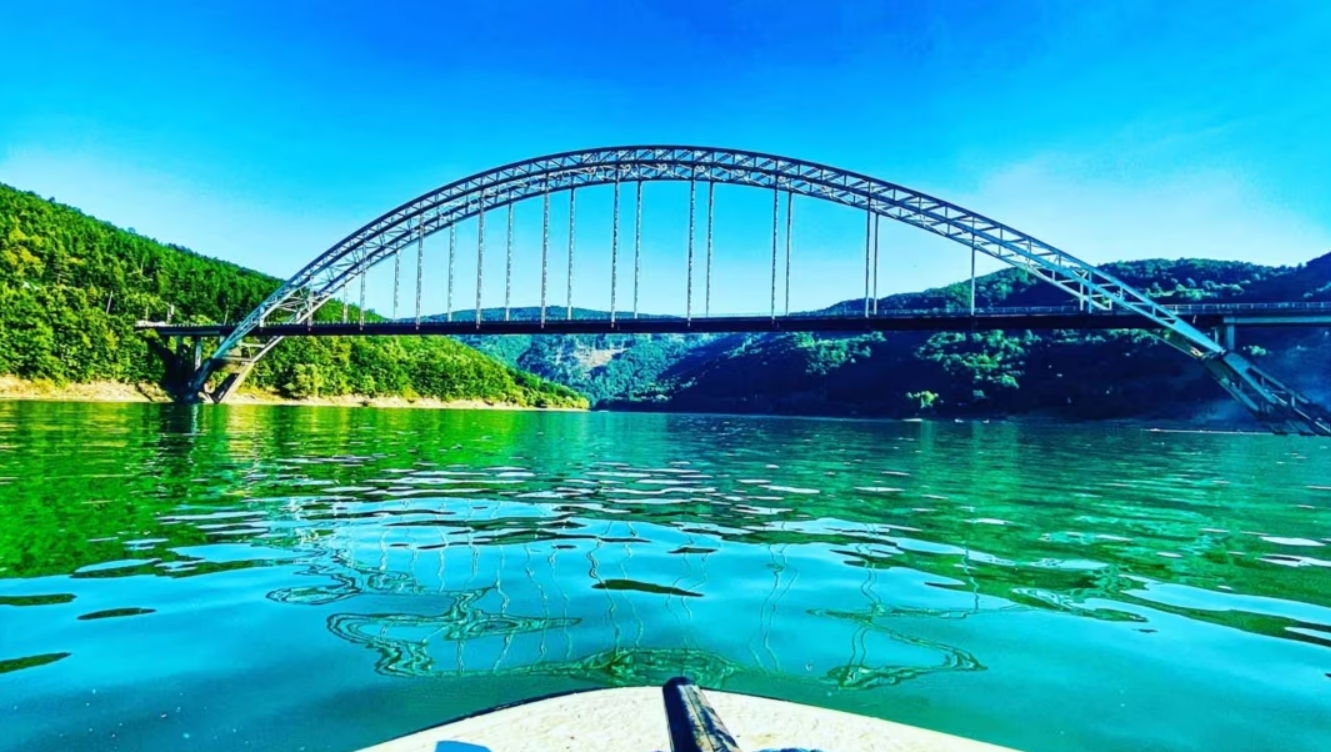 Dyshohet se një person është mbytur në Ujman