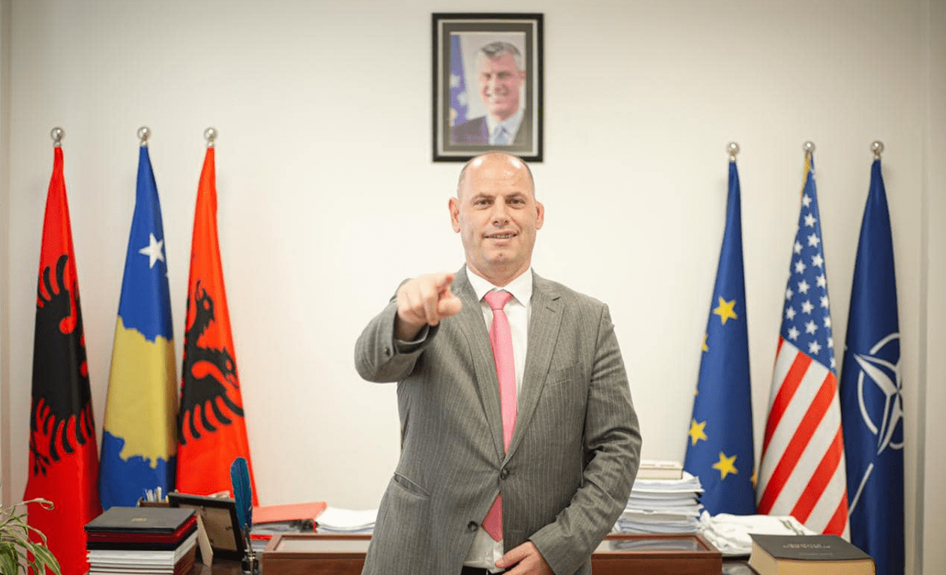 Reagon Lladrovci: Bashkë vazhdojmë, +4!