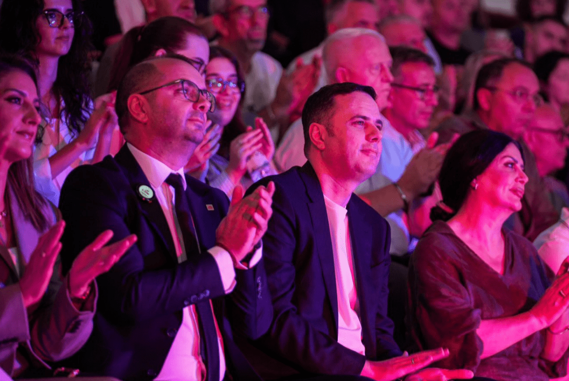 Arbër Ismajli zyrtarizohet kandidat, Abdixhiku: Gjilani do ketë një kryetar që shërben – jo që sundon
