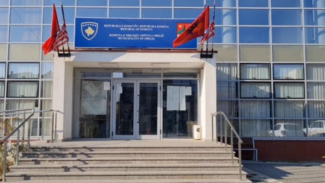Komuna e Obiliqit do të punojë pa pauzë deri në fund të gushtit në shërbim të mërgimtarëve