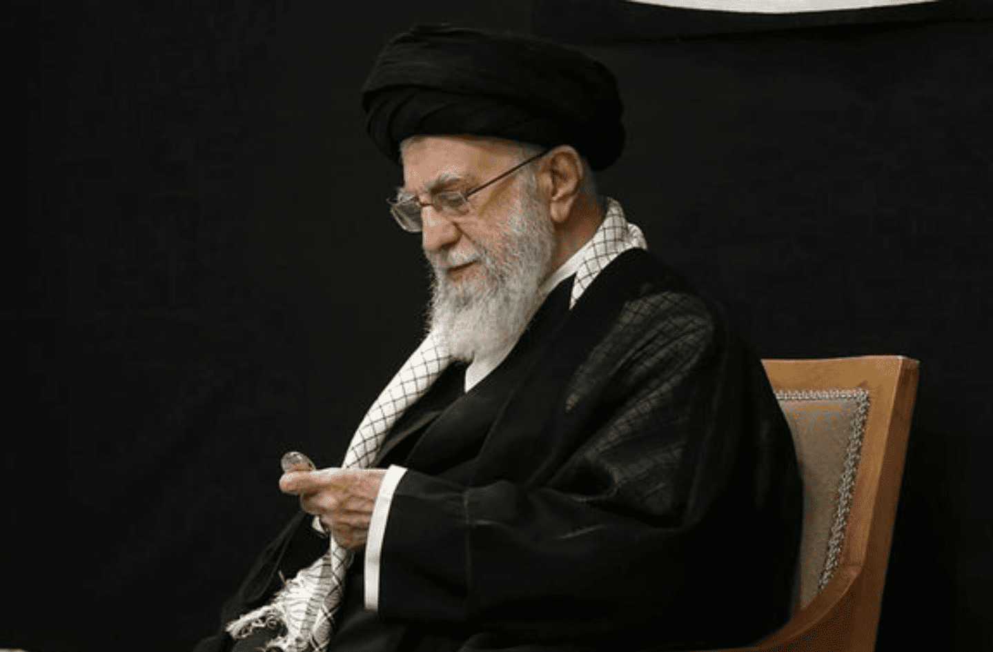 Khamenei shfaqet publikisht për herë të parë pas përshkallëzimit të tensioneve Iran-Izrael
