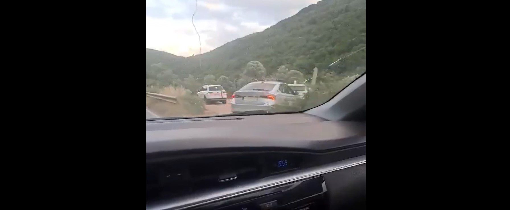 Aksident trafiku në magjistralen Gjilan-Prishtinë, në fshatin Slivovë