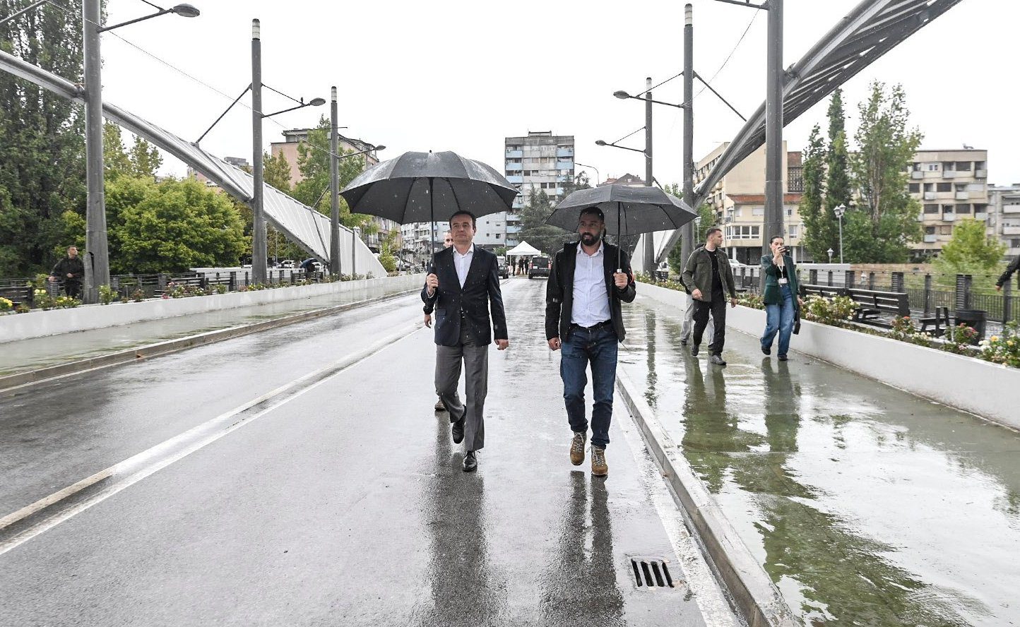 Kurti i vendos gurthemelet e dy urave mbi Ibër sot në orën 17:00