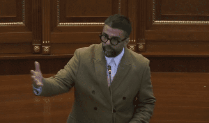 Behrami: Partitë që po qëndrojnë në sallë ndërtuan Republikën, ato që ikën po mbajnë peng vendin