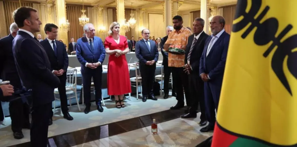 Kaledonia e Re bëhet shtet, por mbetet pjesë e Francës