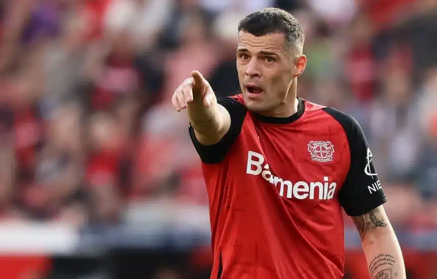 Bayer Leverkusen paralajmëron vendim të shpejtë për Xhakën