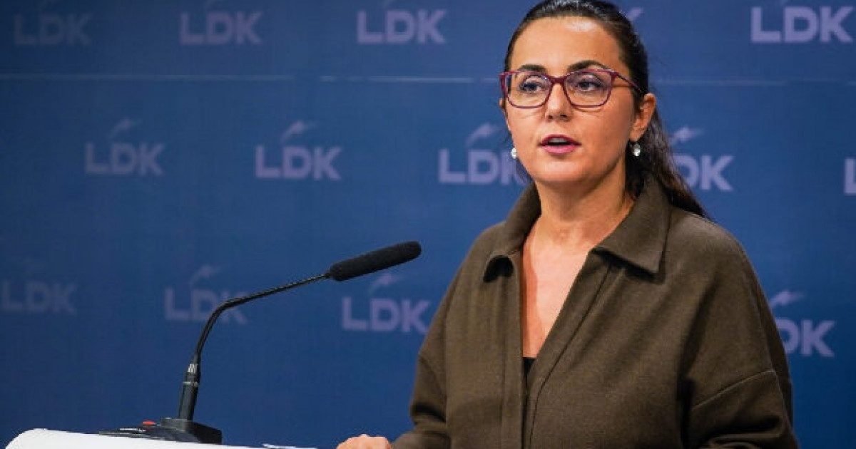 Lushaku-Sadriu për VV-në: I kanë uzurpuar zyret e Qeverisë