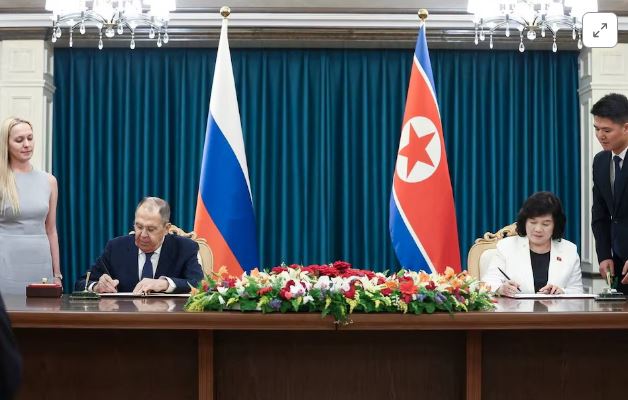 Takohen kryediplomatët e Rusisë dhe Koresë së Veriut