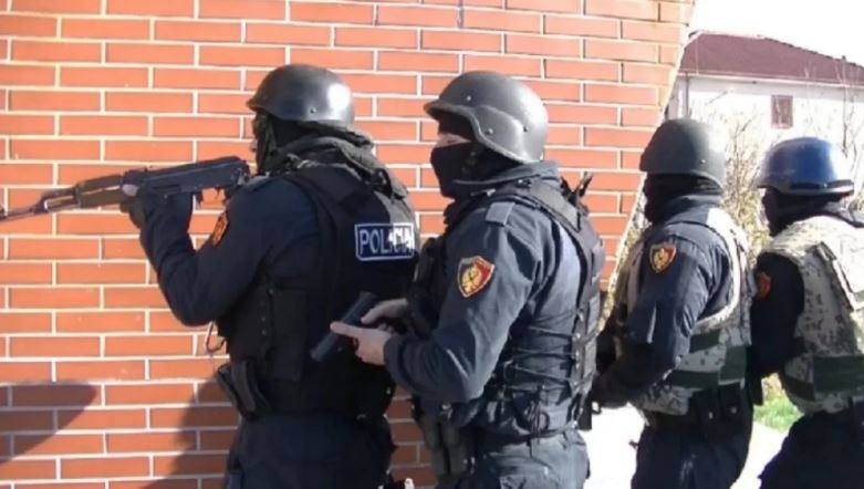 Trafik droge nga Amerika Latine, SPAK aksion në Shkodër: 13 urdhër arreste – të përfshirë edhe policë