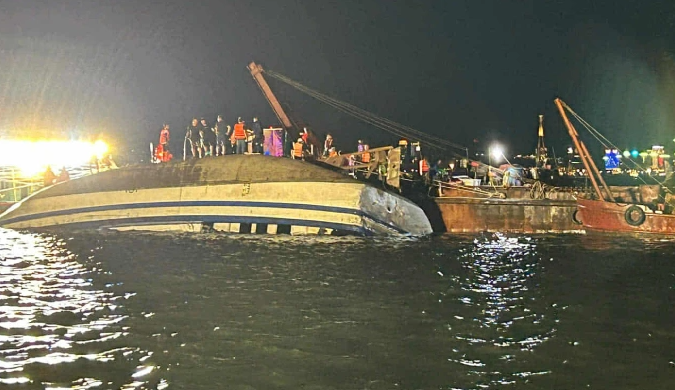 Të paktën 37 të vdekur nga përmbysja e anijes turistike në Vietnam