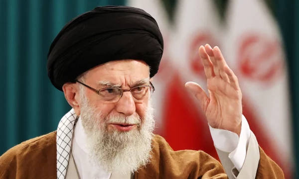 Reuters: Sundimtarët e Iranit përballen me situatë ekzistenciale pas sulmeve SHBA-Izrael