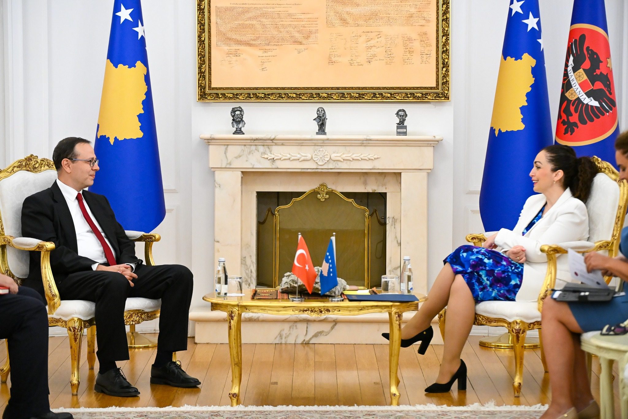Osmani takohet me ambasadorin turk, ja se për çfarë diskutuan ata