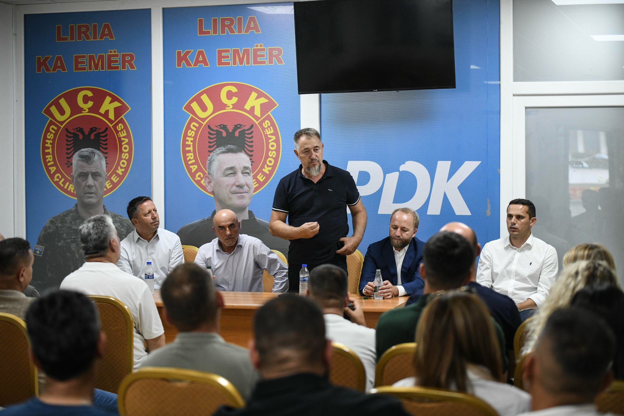 Zyrtarizohet bashkimi i “Idealit” me PDK-në në Skenderaj, bëhen bashkë Nuredin e Sami Lushtaku