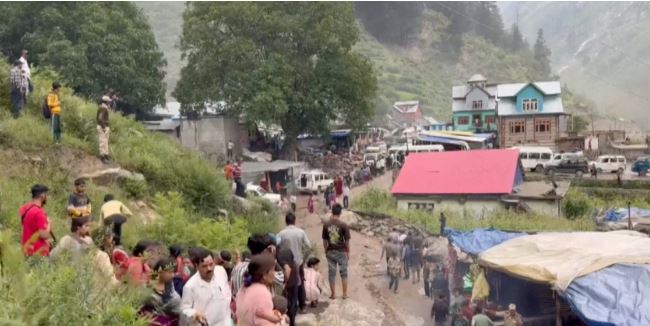 Shira të rrëmbyeshëm në Kashmirin Indian, 46 të vdekur dhe mbi 200 të zhdukur