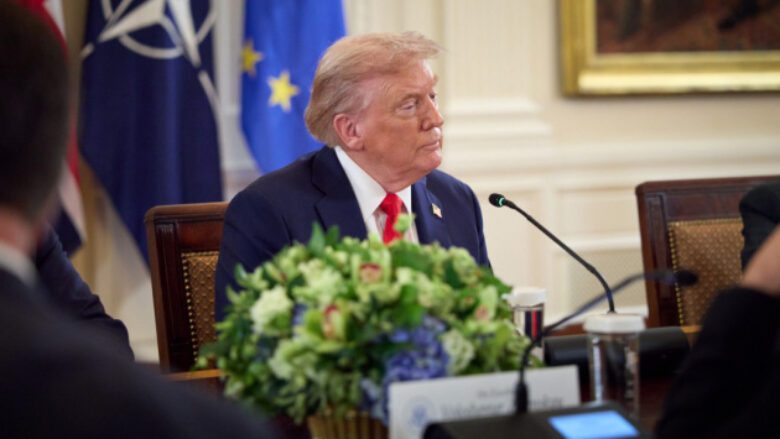Trump thotë se “do të preferonte të mos ishte” i pranishëm në takimin Zelensky-Putin
