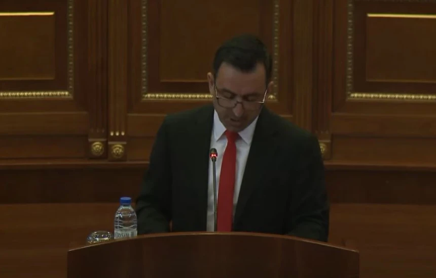 Kryeparlamentari Basha kërkon unitet nga deputetët, e quan të shenjtë luftën e UÇK-së