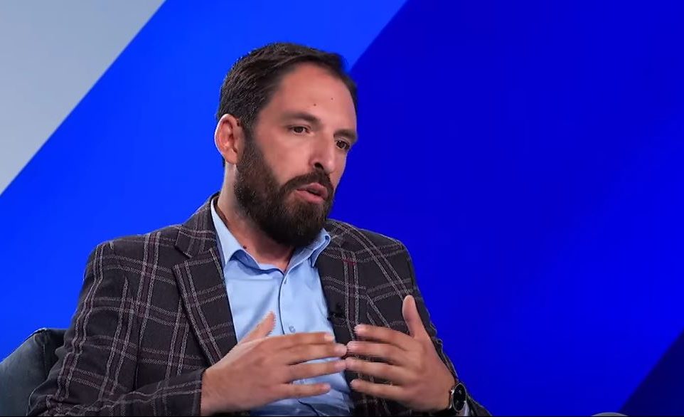 “Shqiptarët e Maqedonisë më shumë reagojnë kur u preket feja, sesa ndjesia kombëtare”