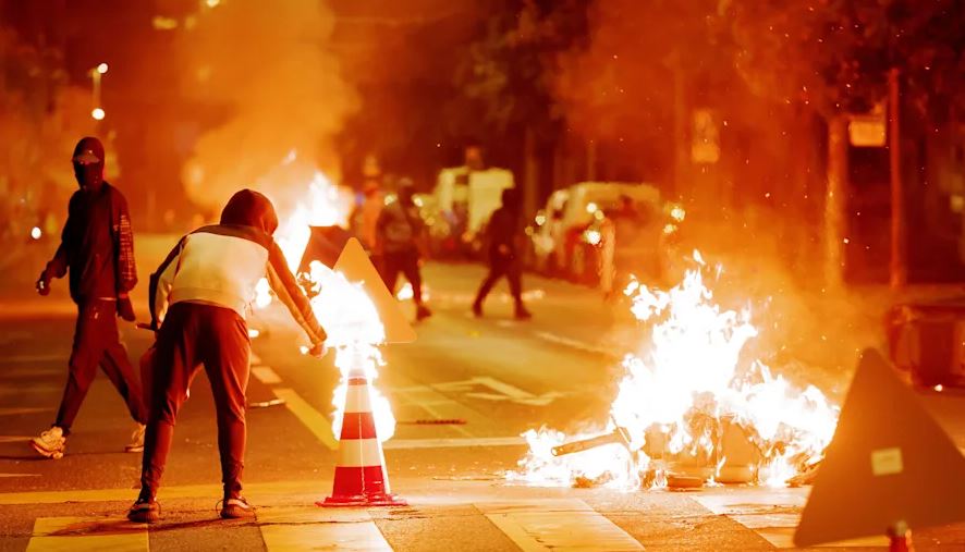 Zvicër: Protestuesit fajësojnë policinë për vdekjen e 17 vjeçarit