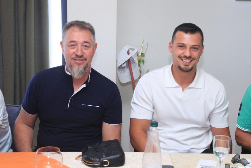 Endrit Thaçi në mbështetje të Sami Lushtakut për garën në Skenderaj