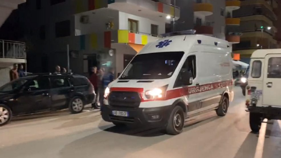 Vlorë: Fëmija bie nga ballkoni i një banese