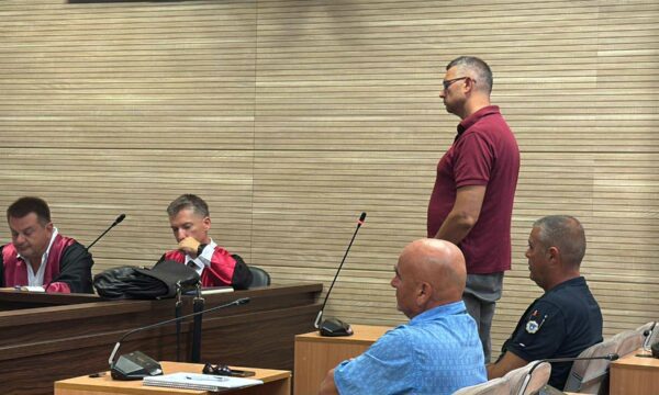 Popoviq dënohet me 6 muaj burgim dhe dëbim nga Kosova për 2 vjet