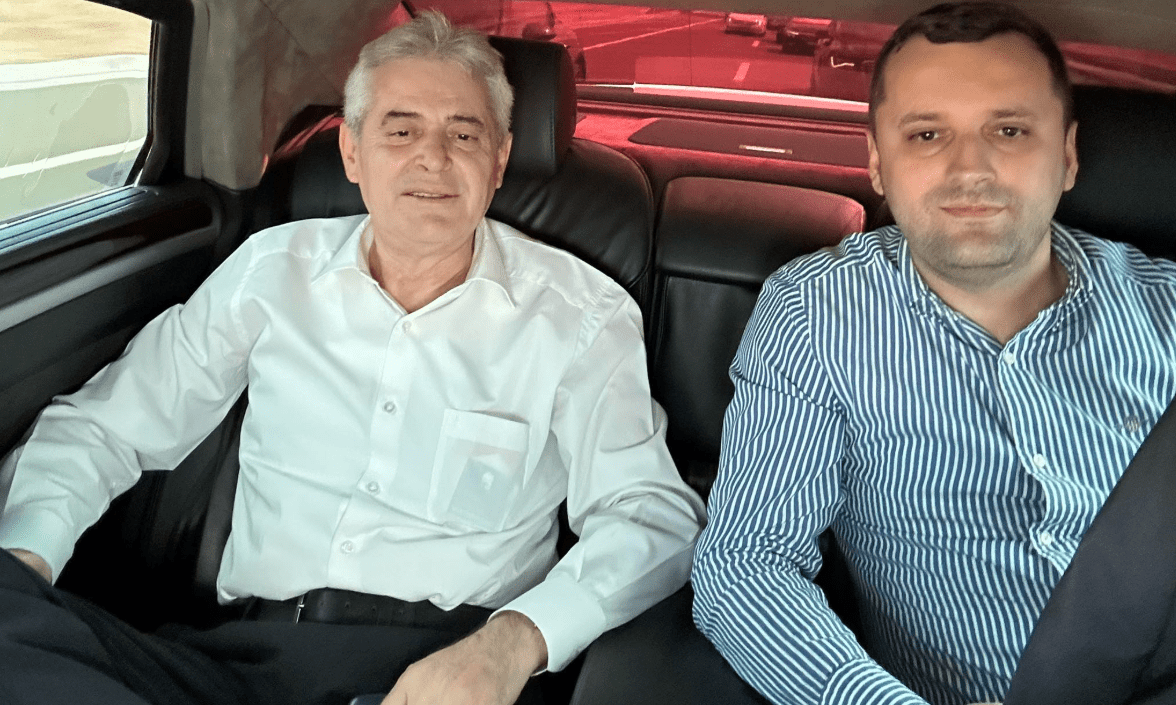 Edhe Ali Ahmeti merr pjesë në protestë: Jemi një, në mbrojtje të atyre që na sollën lirinë