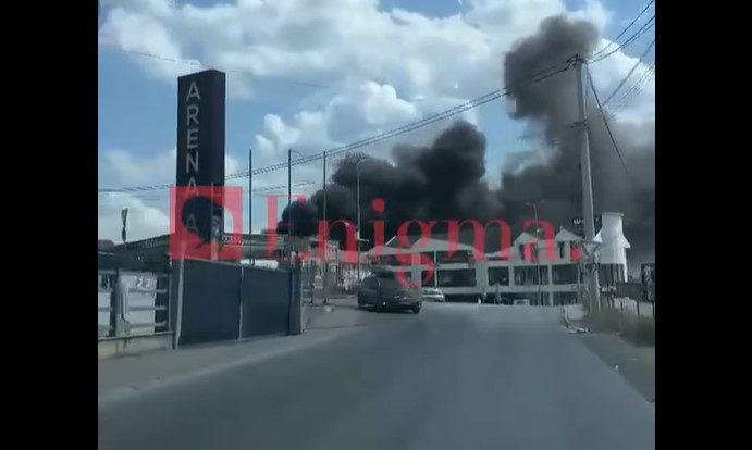Zjarr fushor në rrugën Gjilan–Ferizaj, rrezikohen zonat e banuara
