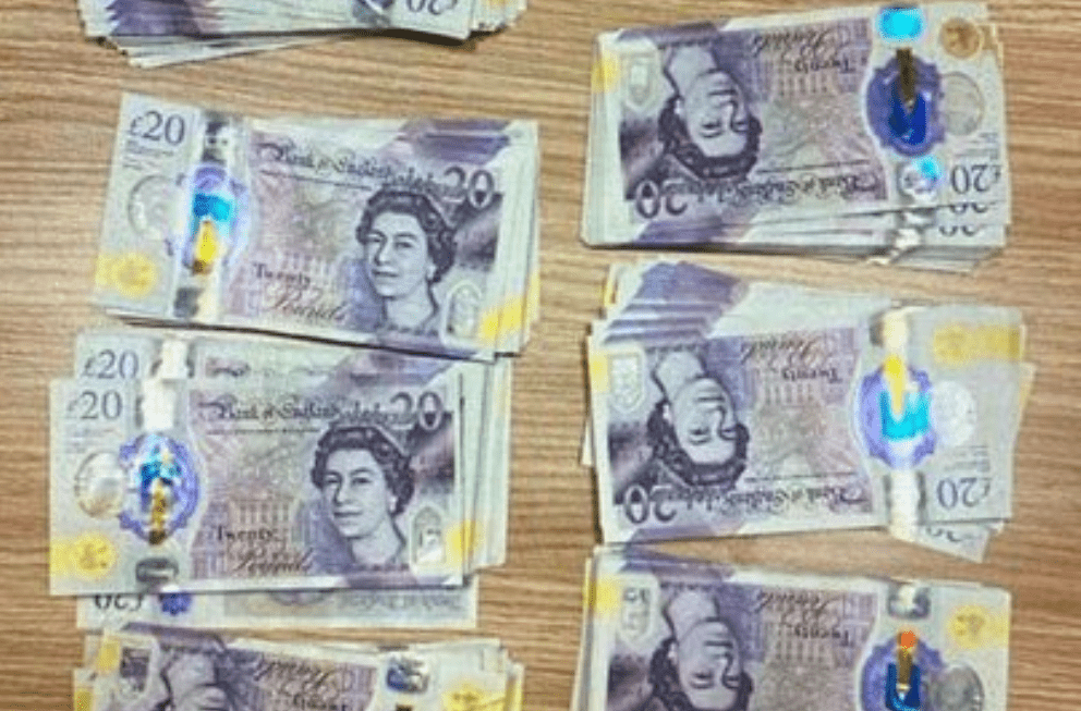 Pasagjeri në Aeroportin e Prishtinës kapet me mbi 9 mijë funte nga Londra