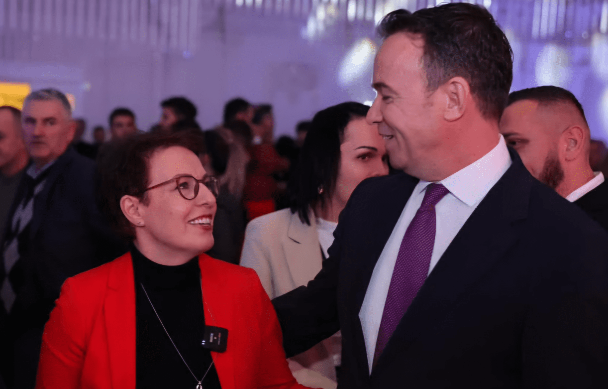 Mosvotimi i Haxhiut e Gërvallës, Peci: Fjala e popullit është edhe fjala e Zotit