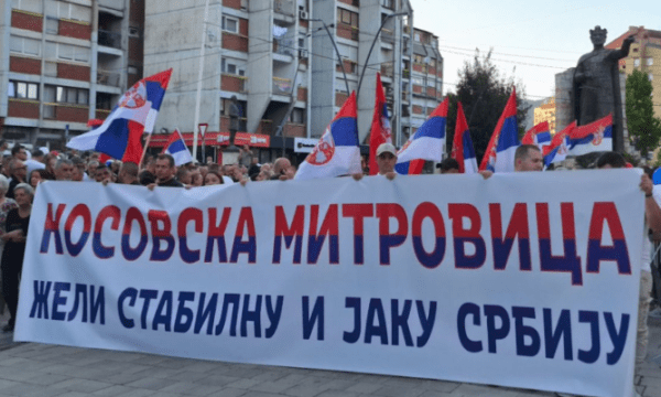 Në veri protestohet në mbështetje të Vuçiqit, prezent edhe politikanë të Listës Serbe