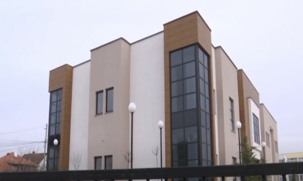 Për herë të parë Podujeva hap Shërbimin e Hemodializës
