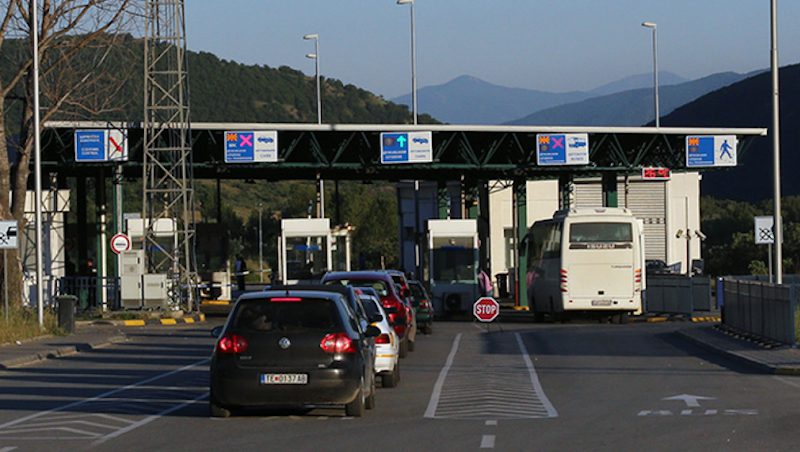 Hapet për qarkullim pika kufitare e Glloboqicës në kufirin Kosovë -RMV pas lokalizimit të zjarrit