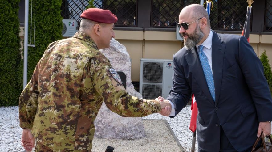 Barduani pret në takim zyrtarin amerikan të Mbrojtjes