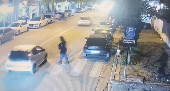 Pamje të rënda – 61-vjeçari aksidenton policin në vija të bardha në Shkodër