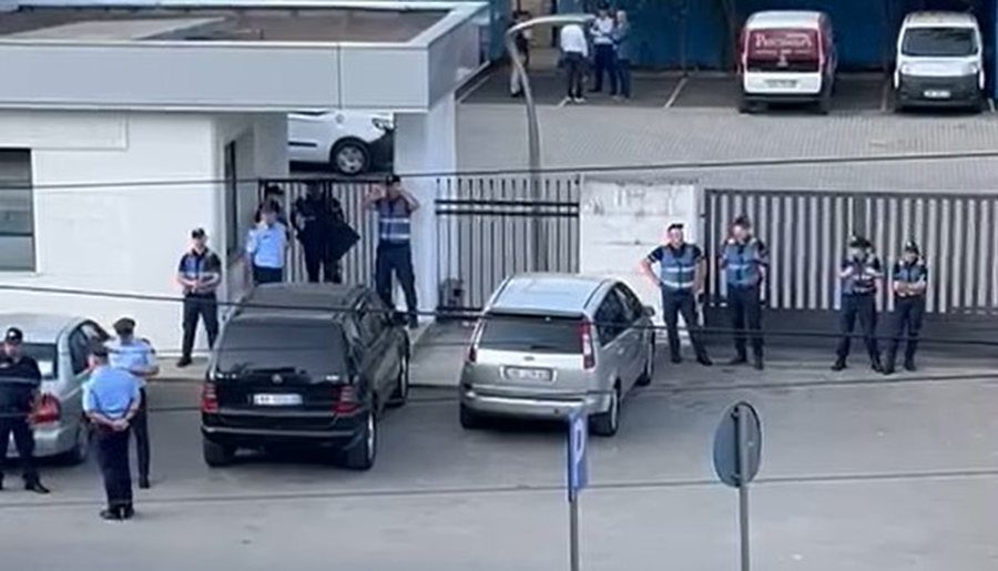 Ministria e Ekonomisë reagon për ndërhyrjen e policisë në ambientet e tri mediave në Shqipëri