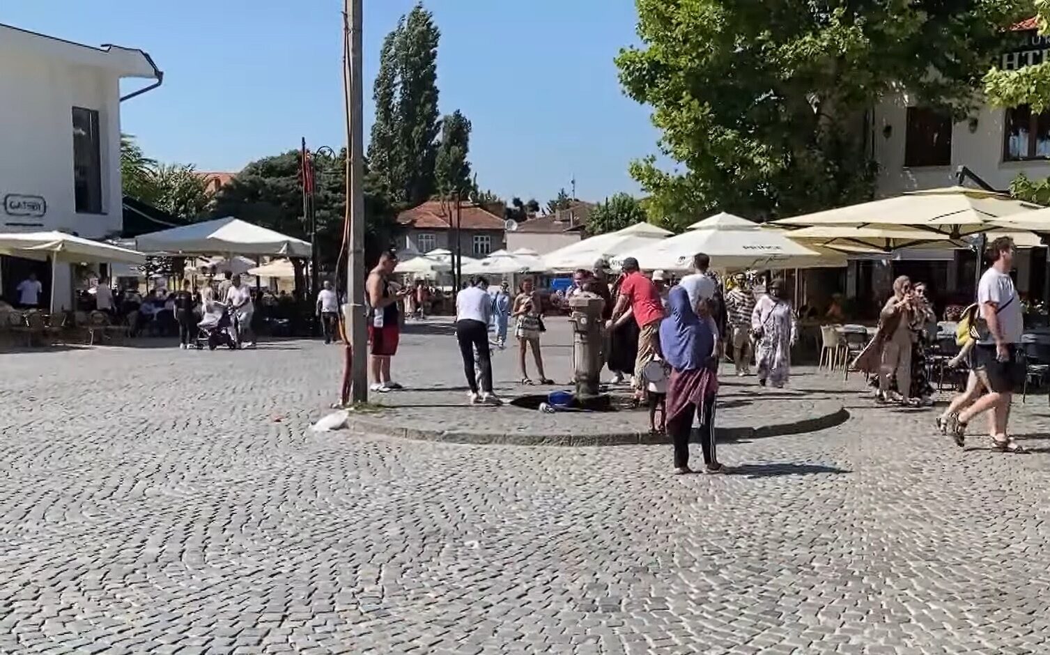 Prizrenin e pushtojnë lypsarë nga Kukësi e Tropoja, Policia: Pa kontrolle kufitare nuk zgjidhet çështja