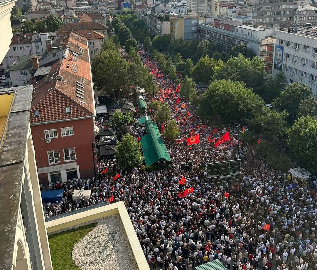 “UÇK-UÇK”, “O Hashim ti ku je krejt Kosovën këtu e ke”