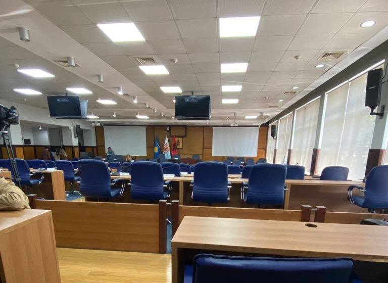 Dështon mbledhja e Kuvendit Komunal në Prishtinë, mungon pushteti