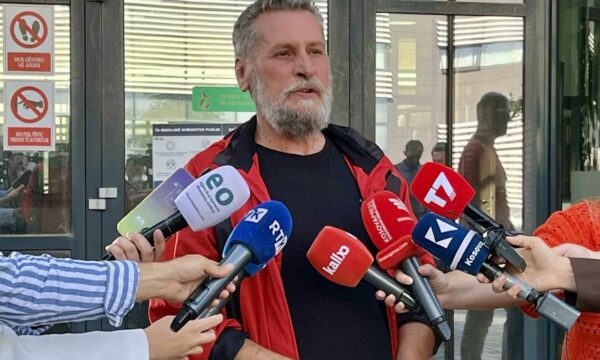 Pas seancës Nuredin ‘Drenica’ e quan Kurtin “tuc”