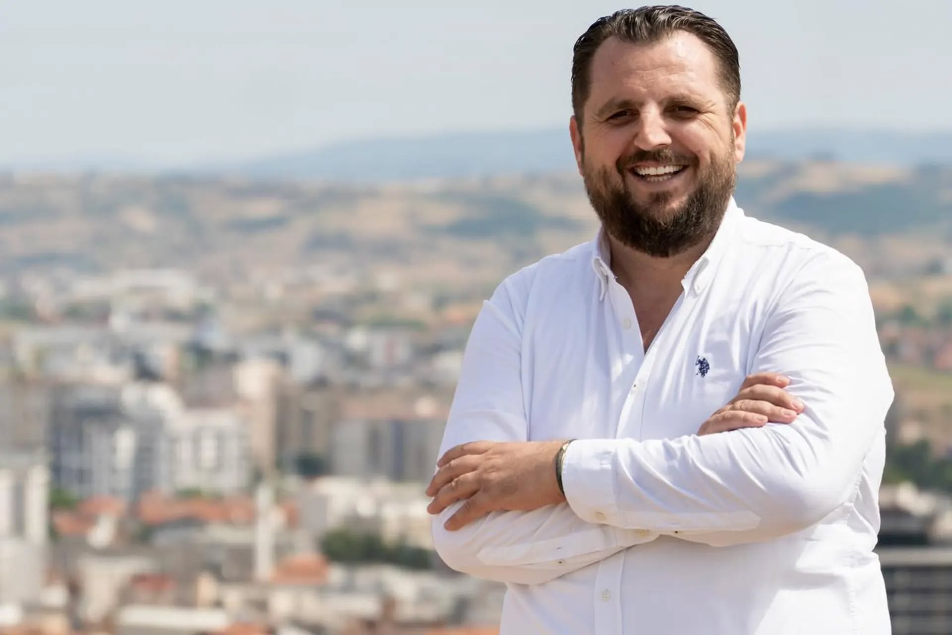 Ilir Poroshtica tërhiqet nga gara për kryetar komune për arsye personale