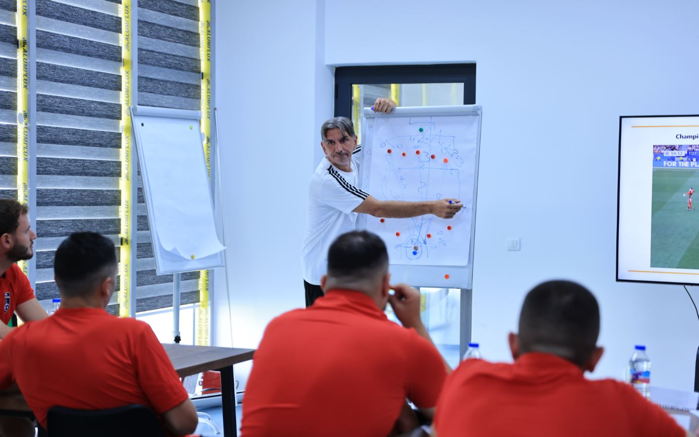 FFK nis për herë të parë kursin për Licencën UEFA – B për trajnerët e portierëve