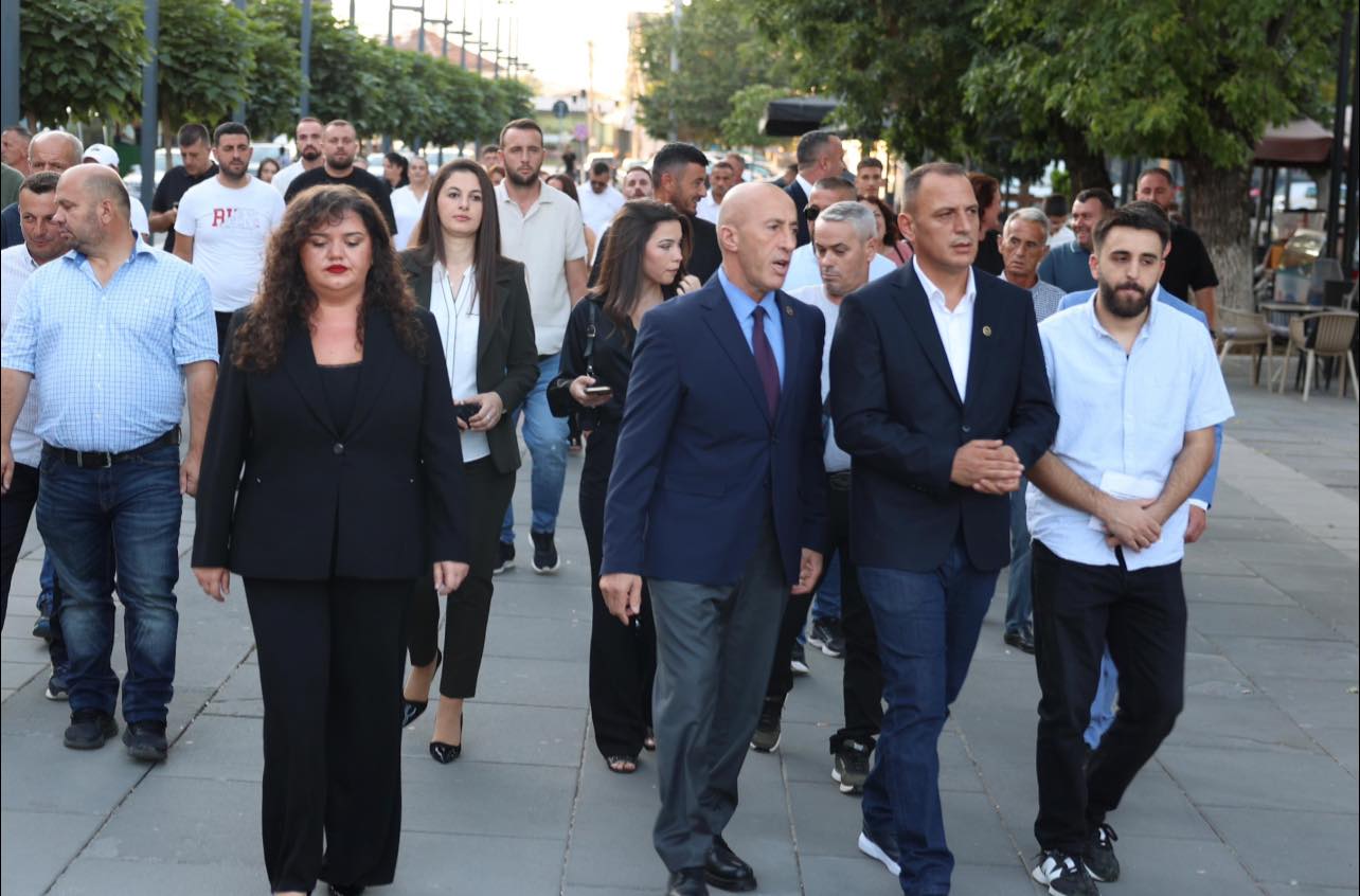 “Dritë dhe zhvillim për qytetin e energjisë” – AAK mban tubim zgjedhor në Obiliq