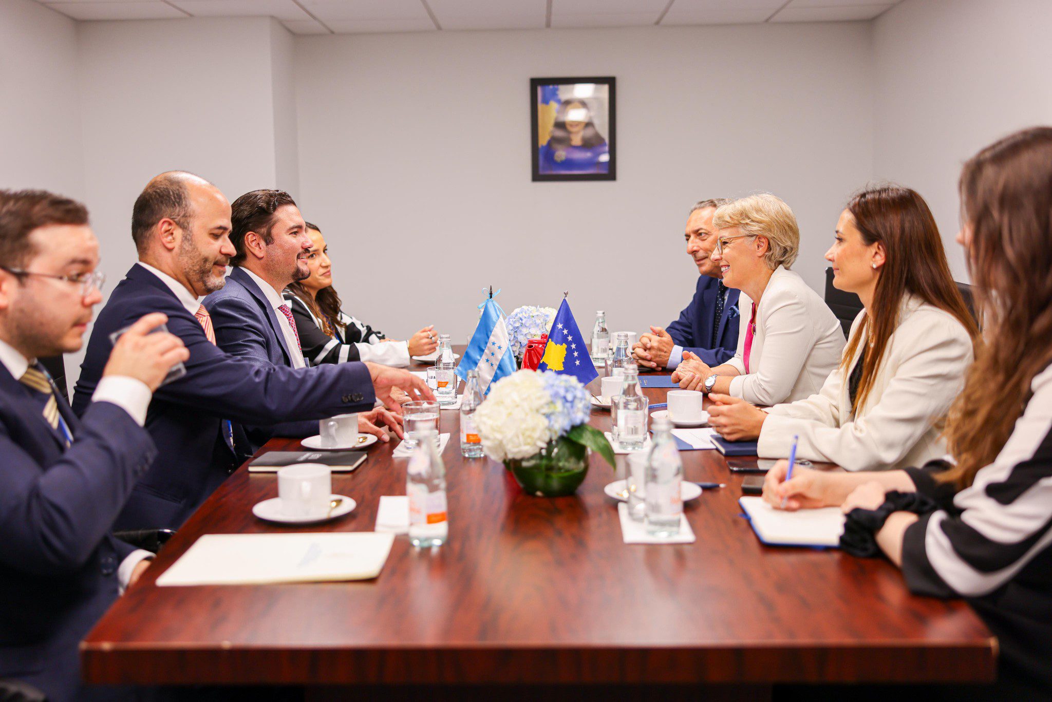 Schwarz i kërkon Hondurasit heqjen e vizave për Kosovën