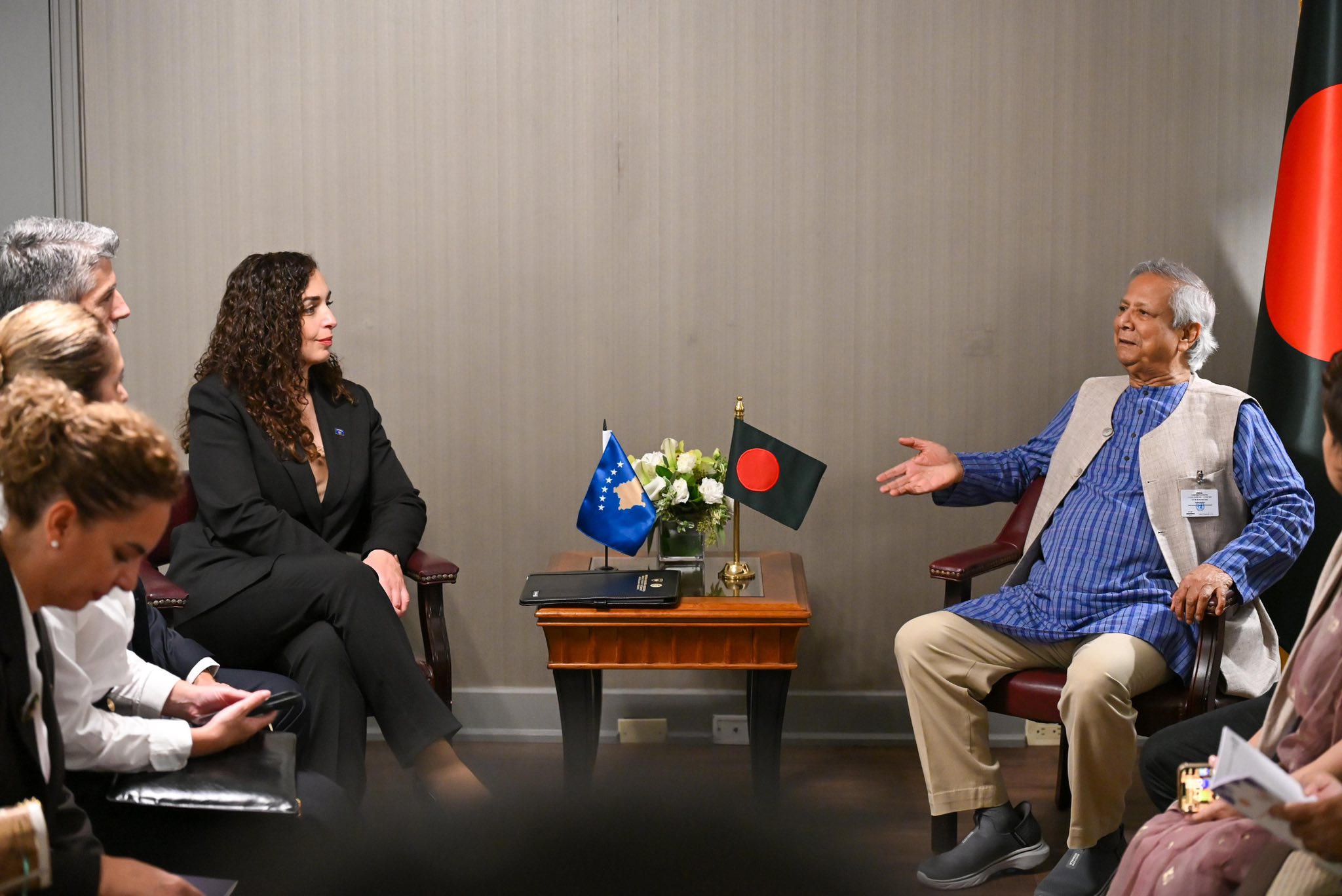 Osmani takohet me kryeministrin e Bangladeshit, diskutohet për forcimin e marrëdhënieve mes dy vendeve
