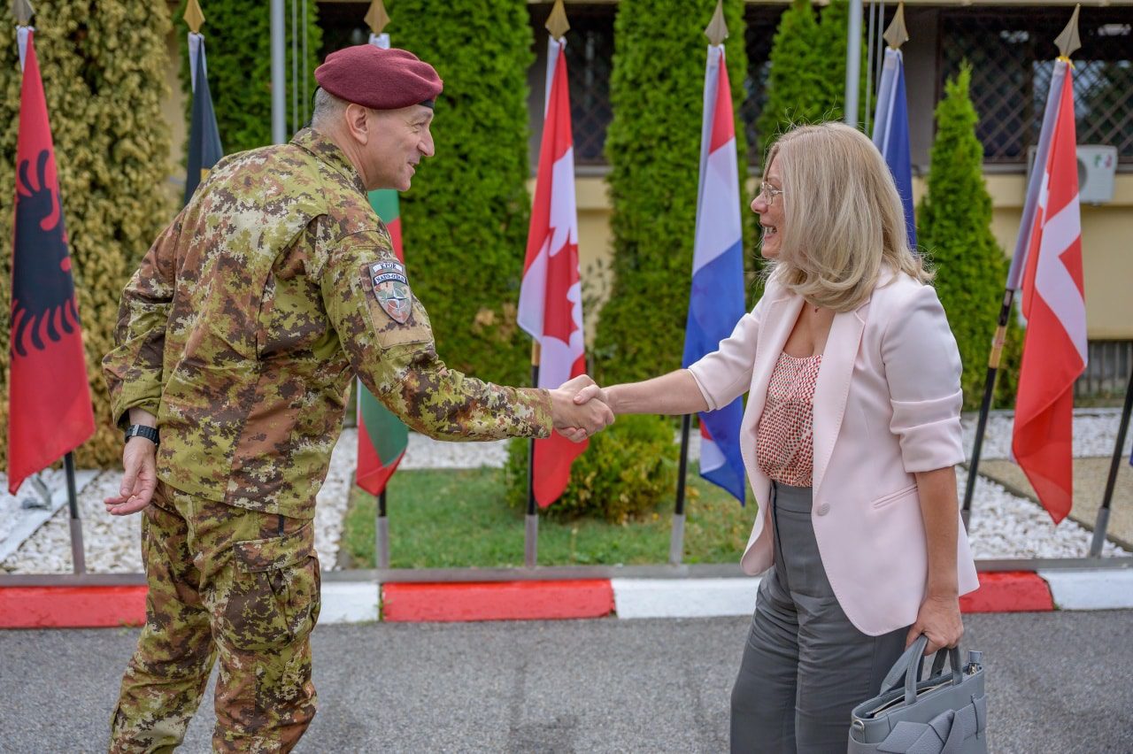 Barduani dhe ambasadorja greke diskutojnë për dialogun Kosovë – Serbi