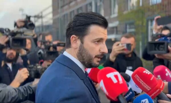 Ambasadori Doli: Ambasada e Kosovës gjithmonë i ndjek me kujdes gjykimet në Hagë
