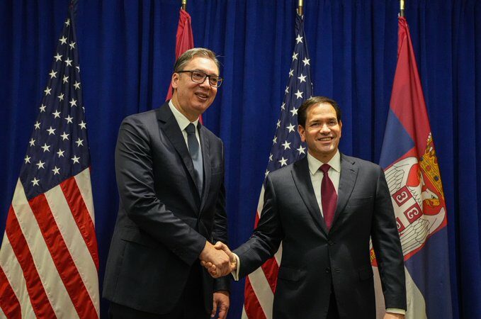 Sekretari amerikan i Shtetit takohet me Vuçiqin