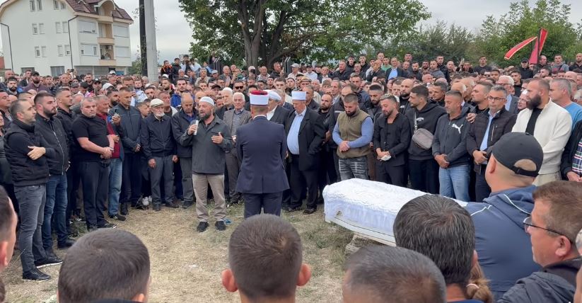 I jepet lamtumira e fundit vëllait të Gjestit