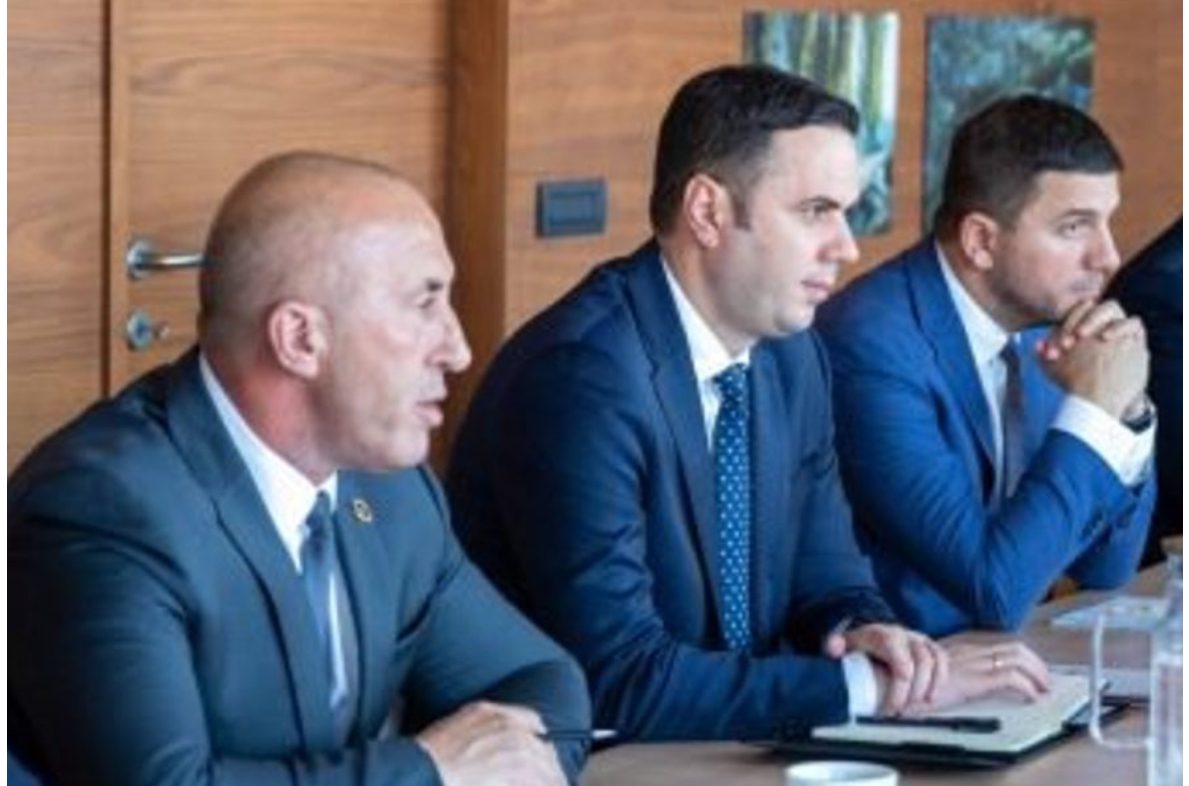 Pas pezullimit të dialogut strategjik, ambasada e SHBA-ve fton në takim liderët e ish-opozitës