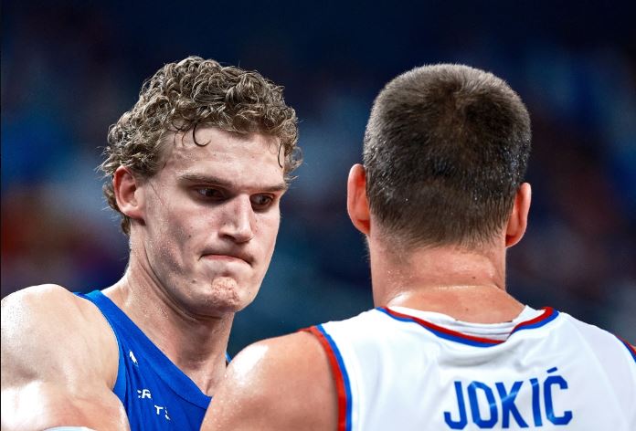 Edon Maxhuni me shokë e çojnë n’shpi Serbinë në Eurobasket